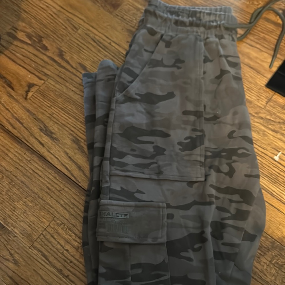 Alphalete sweat joggers